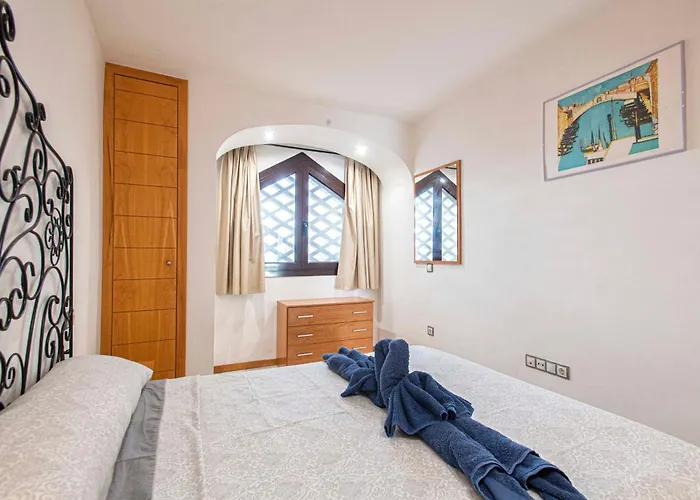 Adeje Paradise Oasis אדחה